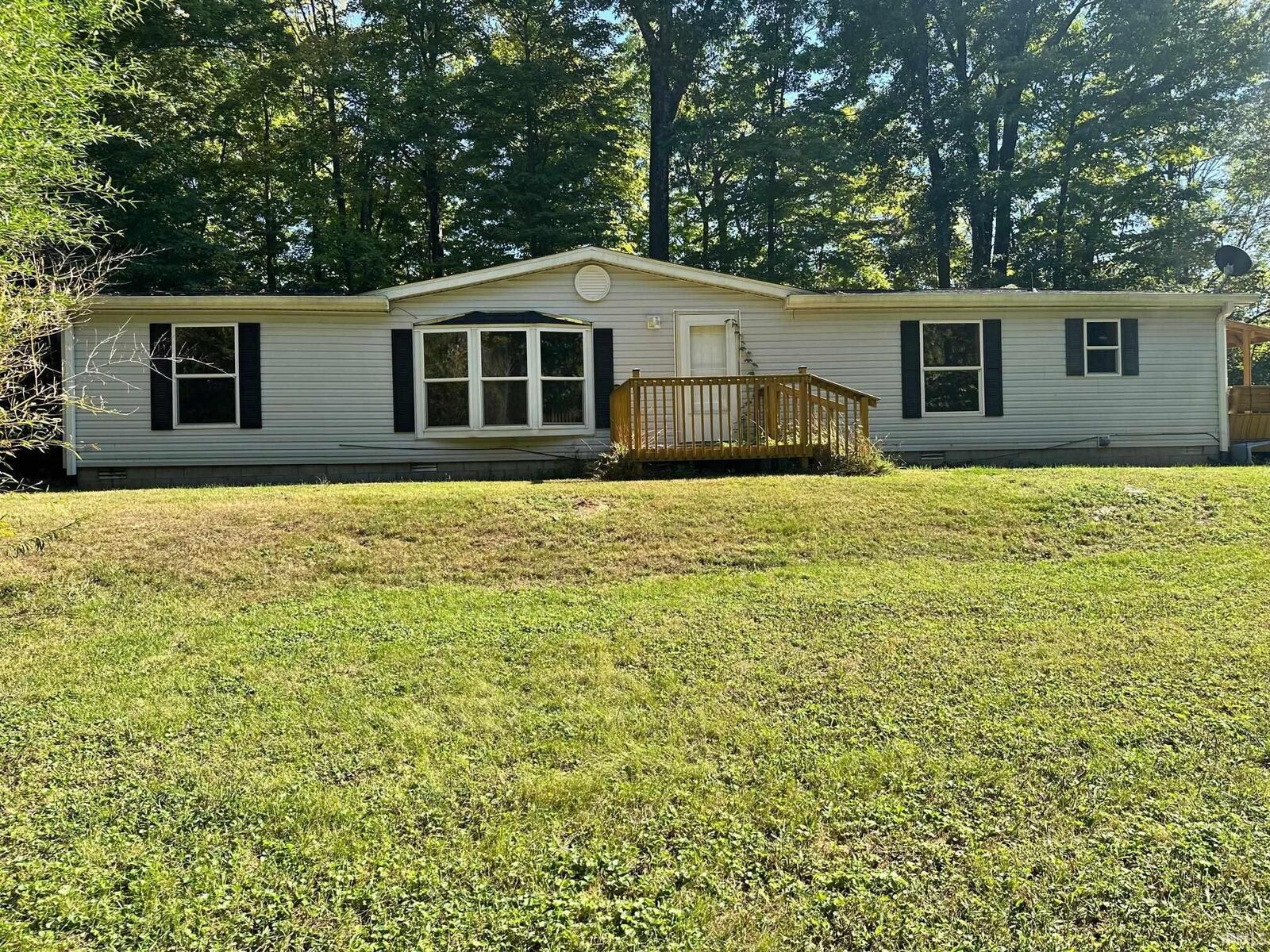 Property Photo: 9850 W Reeves Road IN 47433