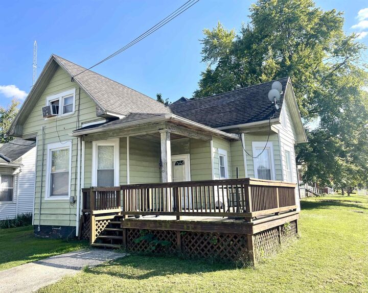 Property Photo:  301 E Monroe Street  IN 47670 