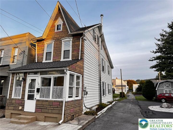 Property Photo:  186 North Street  PA 18049 