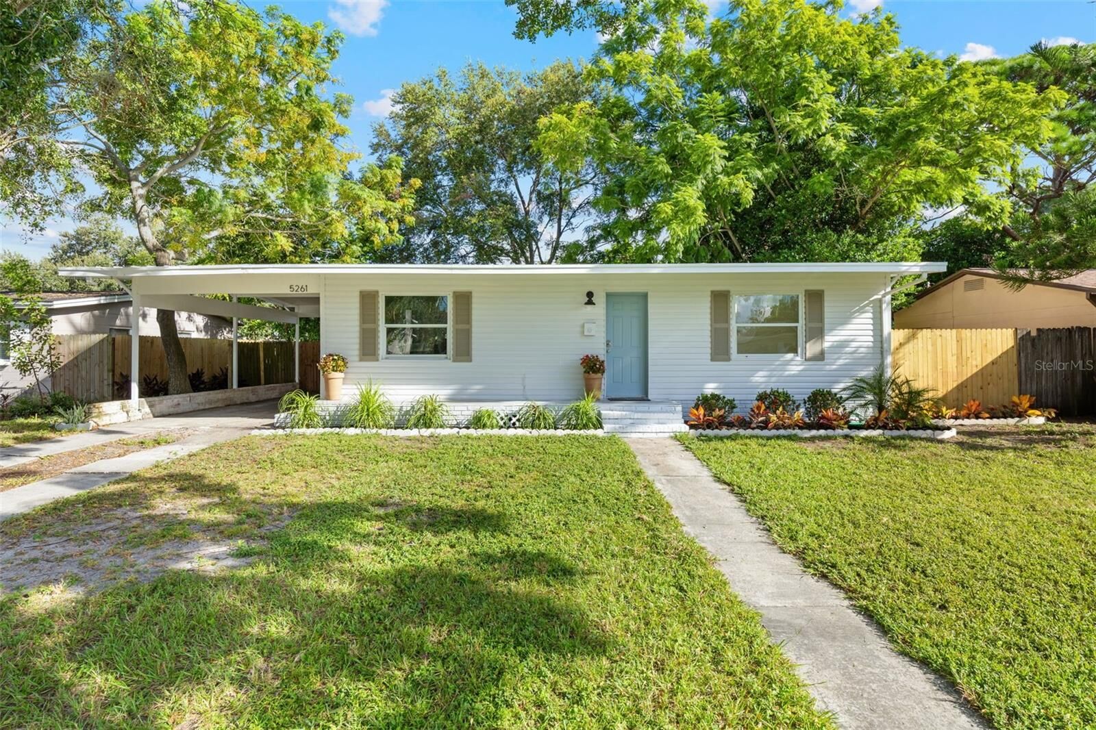 Property Photo: 5261 99th Terrace N FL 33782