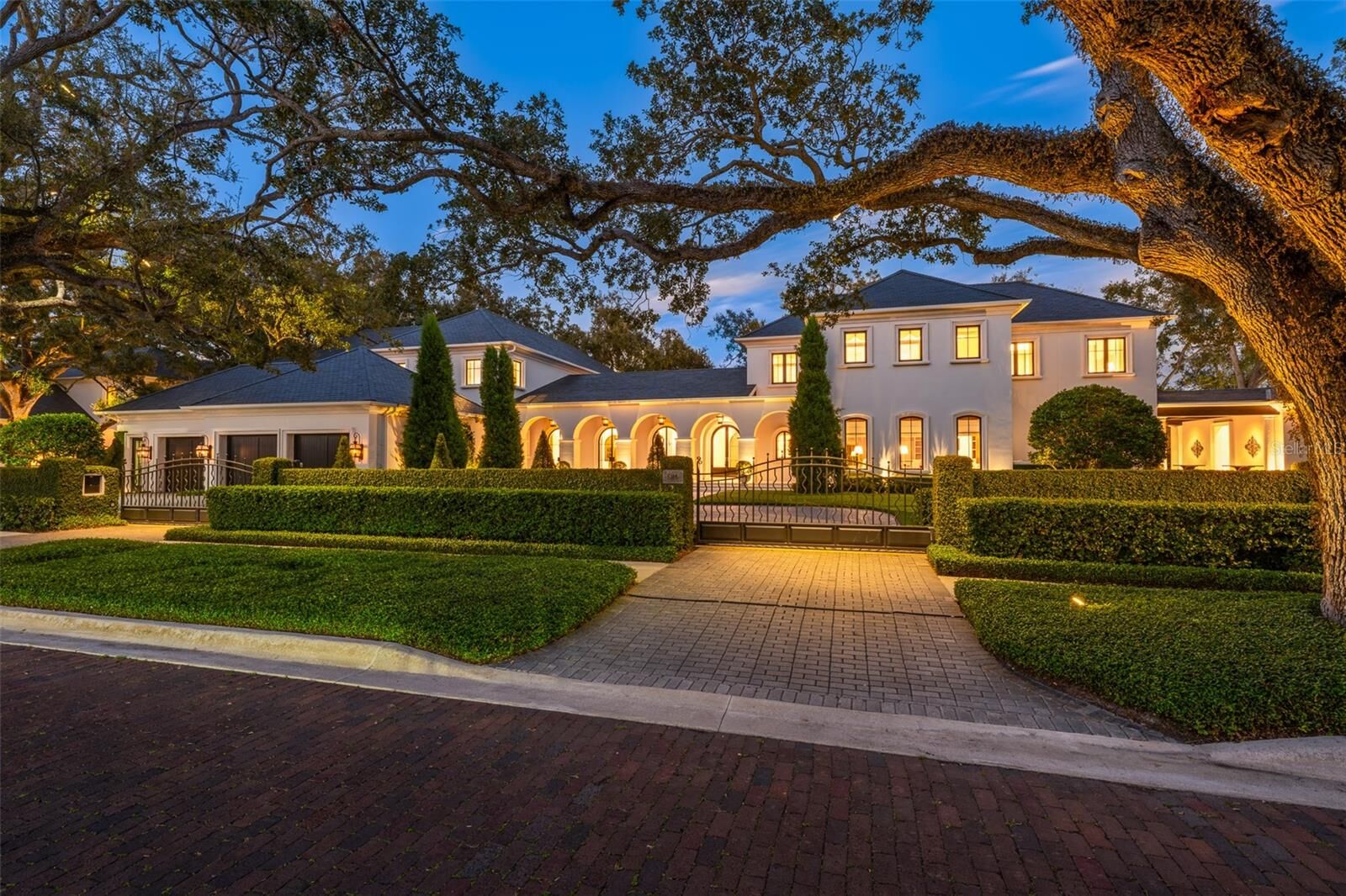 Property Photo: 914 S Golf View Street FL 33629