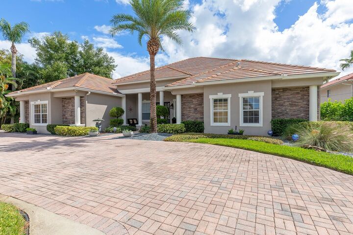 Property Photo:  600 Ololu Drive  FL 32789 