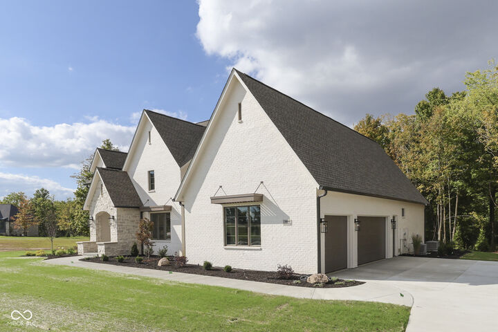 Property Photo:  5488 Stonewood Court  IN 46106 