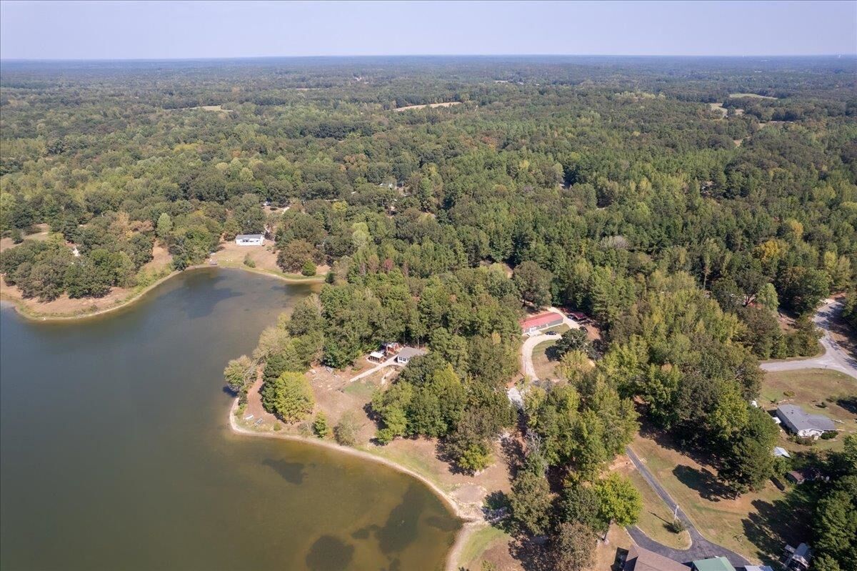 Property Photo:  90 Brookline Cv  TN 38068 