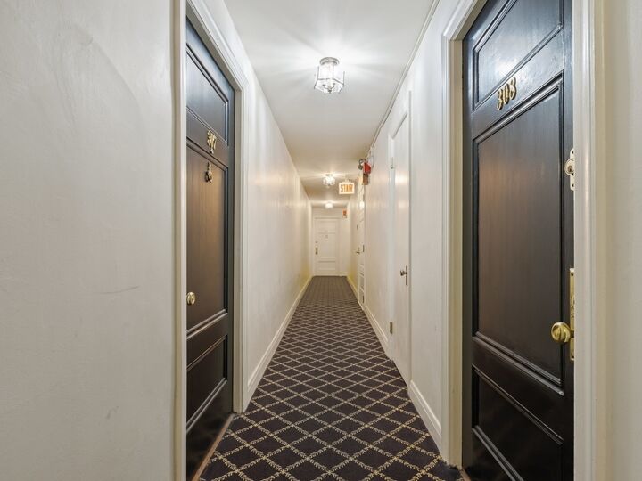 Property Photo:  60 E Scott Street 403  IL 60610 