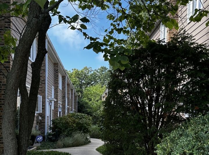 Property Photo: 315 Hawthorn Avenue IL 60022