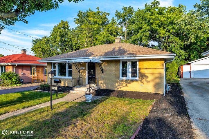 Property Photo:  1521 N Hillside Avenue  IL 60163 