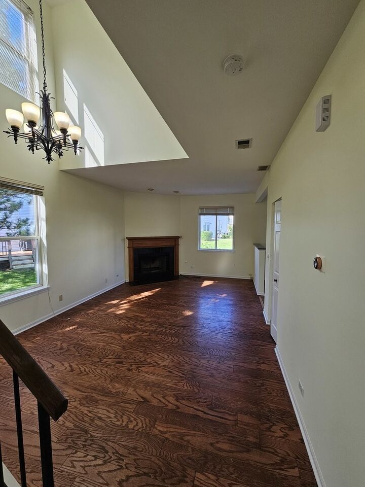 Property Photo:  1135 Vail Court  IL 60540 