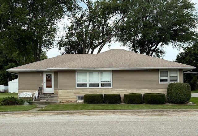 Property Photo:  301 S 4th Street  IL 60924 