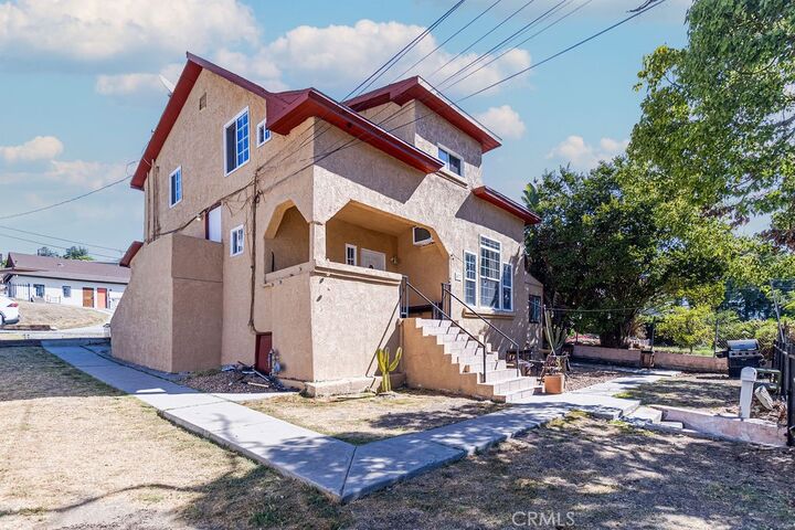 Property Photo:  437 Isabel Street  CA 90065 