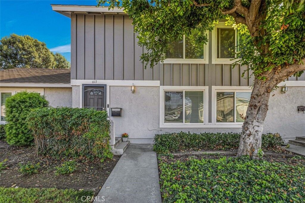 Property Photo:  617 Seneca  CA 92870 