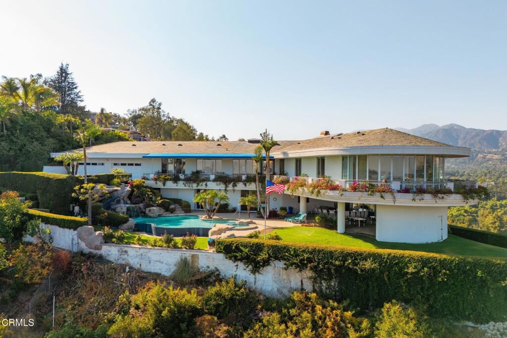 Property Photo:  1568 Normandy Drive  CA 91103 
