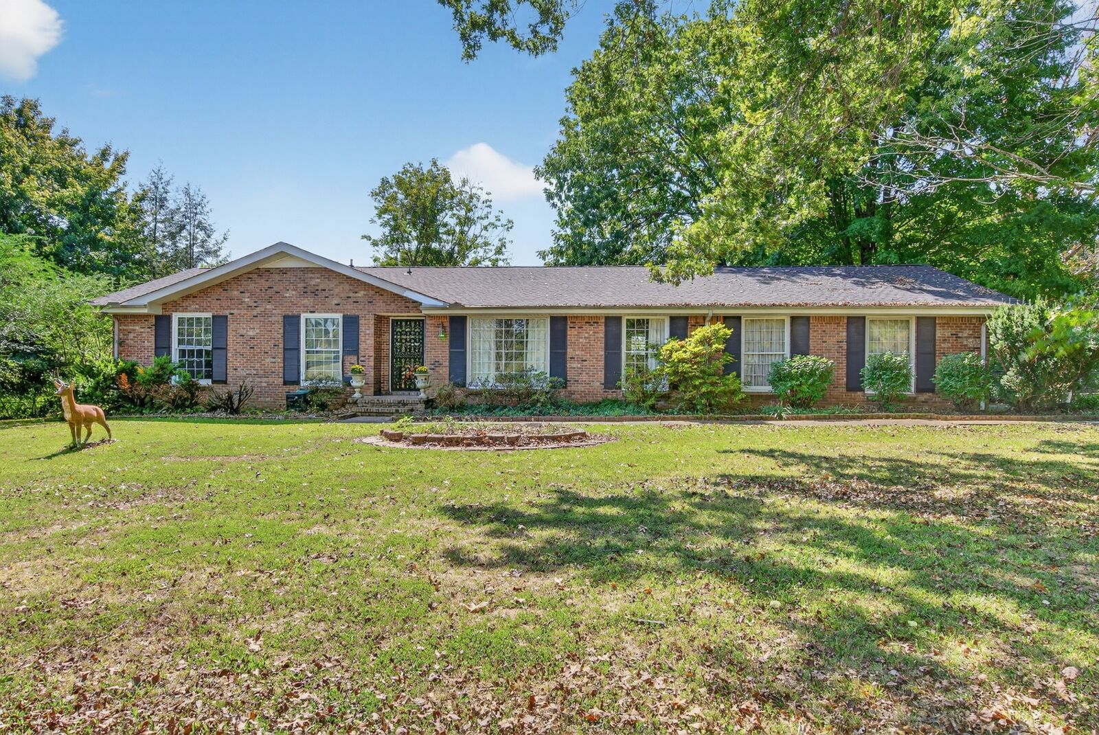 Property Photo: 1876 Ogburn Chapel Rd TN 37042