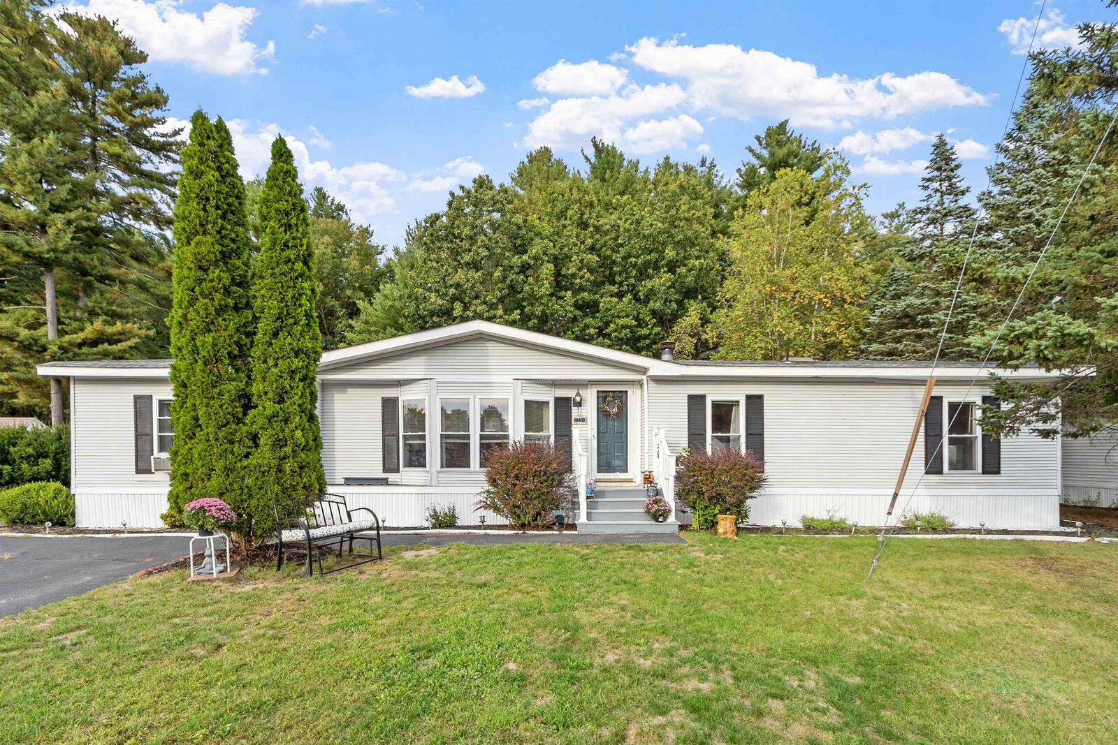 Property Photo:  38 Dianne Street  NH 03062 