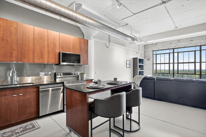 Property Photo:  2929 Chicago Avenue 1120  MN 55407 