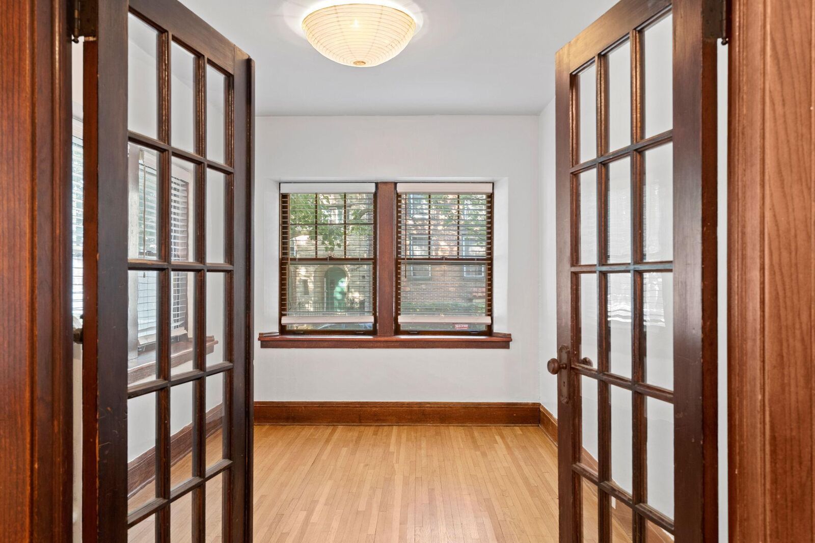 Property Photo:  3209 Girard Avenue S 2  MN 55408 
