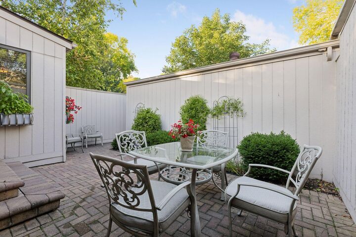 Property Photo:  1517 Black Oaks Place N  MN 55447 
