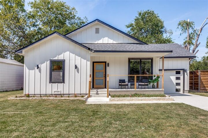 Property Photo: 3828 Winfield Avenue TX 76109