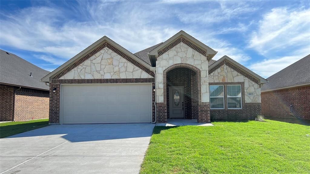 Property Photo: 805 Ransom Way TX 75402