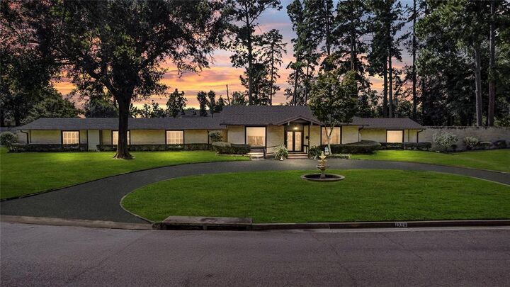 Property Photo: 1300 Montclair Street TX 75601