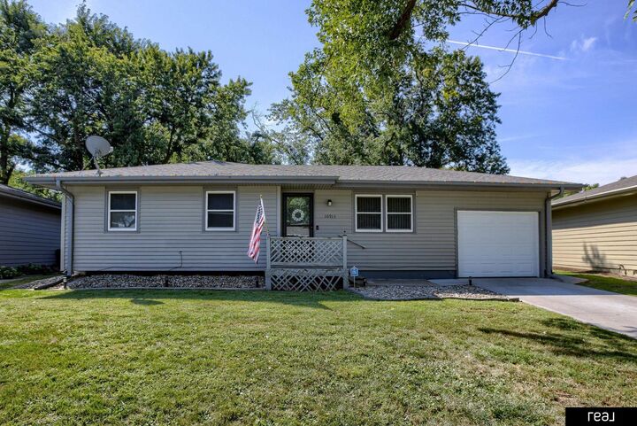 10913 Jones Street  Omaha NE 68154 photo