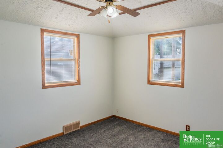 Property Photo:  4472 S 61st Avenue  NE 68117 