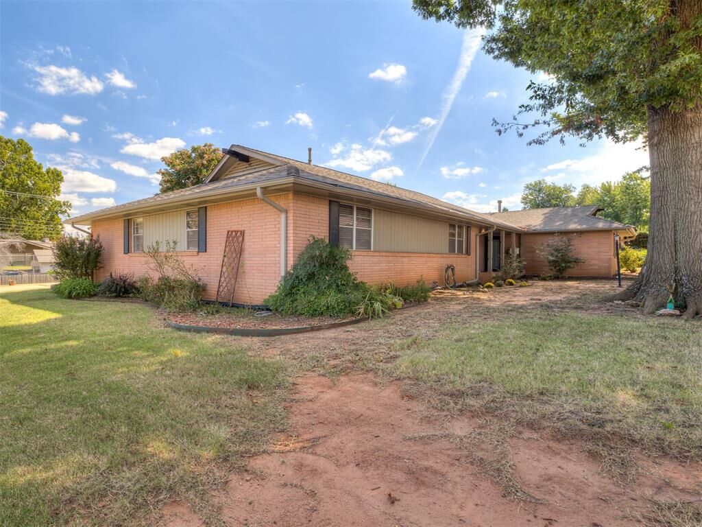 Property Photo:  3312 N Glenoaks Drive  OK 73110 