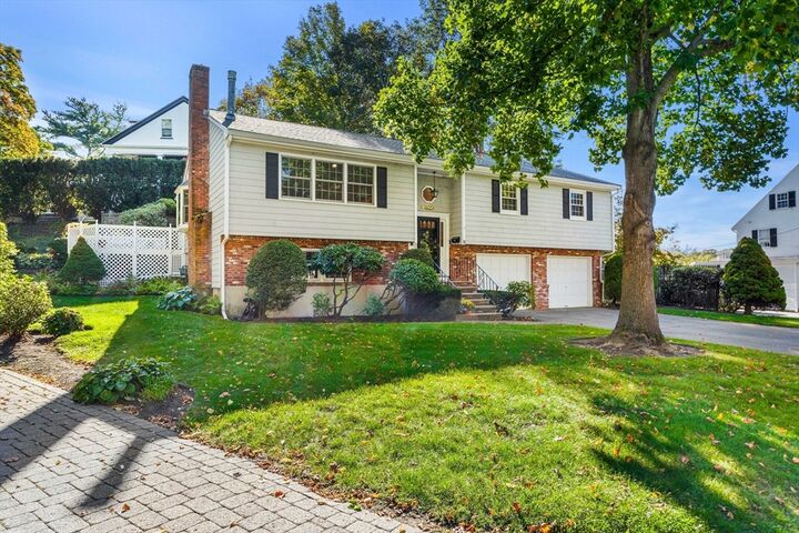 Property Photo:  5 Elmwood Rd  MA 01945 
