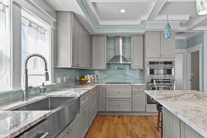 Property Photo:  386 Park Avenue  RI 02871 