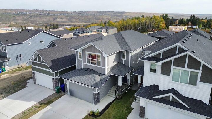 Photo de la propriété:  487 Rivercrest Road  AB T4C 2V2 