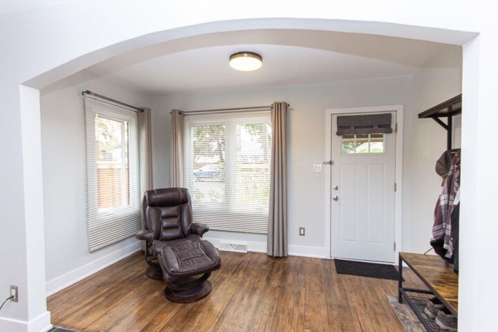 Property Photo:  5919 52 Avenue  AB T4N 4K6
