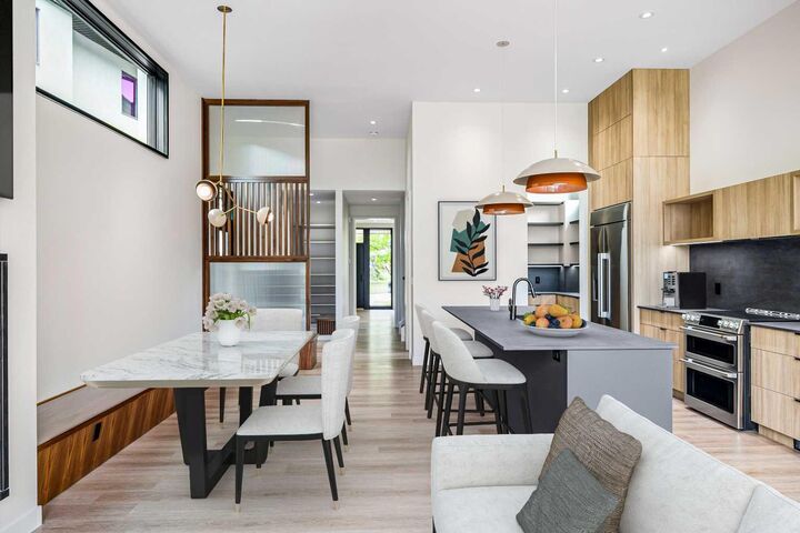 3D Willow Crescent SW  Calgary AB T3C 3B8 photo