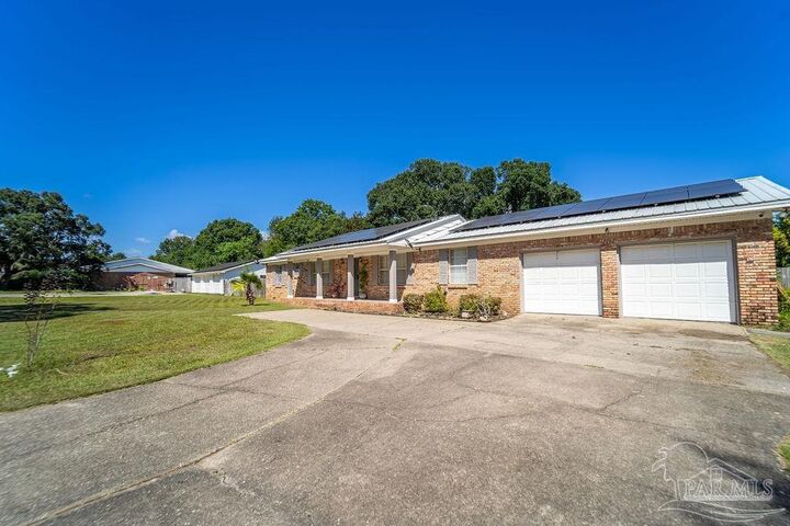 Property Photo:  2550 E Burgess Rd  FL 32504 