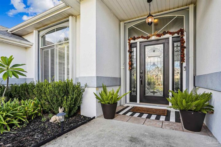 Property Photo: 1098 Chandelle Lake Dr FL 32507