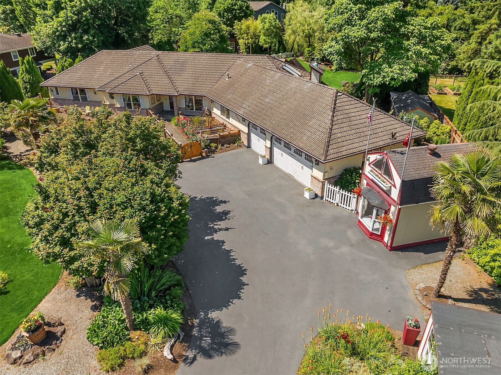 Property Photo: 20625 SE 135th Street WA 98027