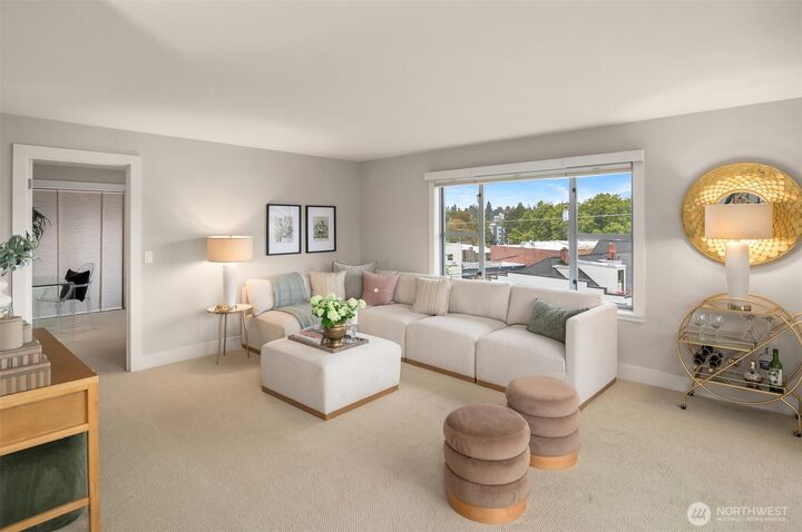 Property Photo:  7300  Woodlawn Avenue NE 401  WA 98115 