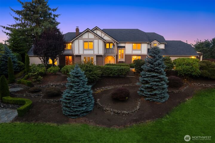 Property Photo:  412  Hi Crest Drive  WA 98001 