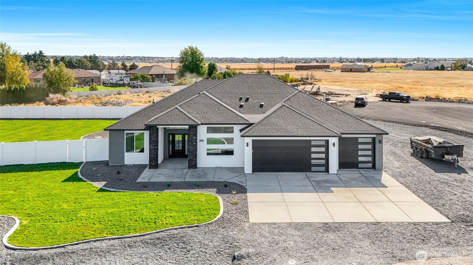 Property Photo:  7897  Blackbird Loop NE  WA 98837 