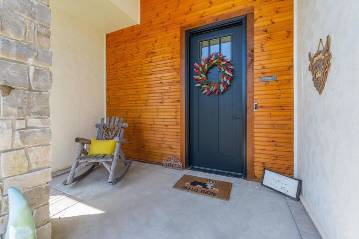 Property Photo:  1609 N Lakeside Ct  KS 67002 