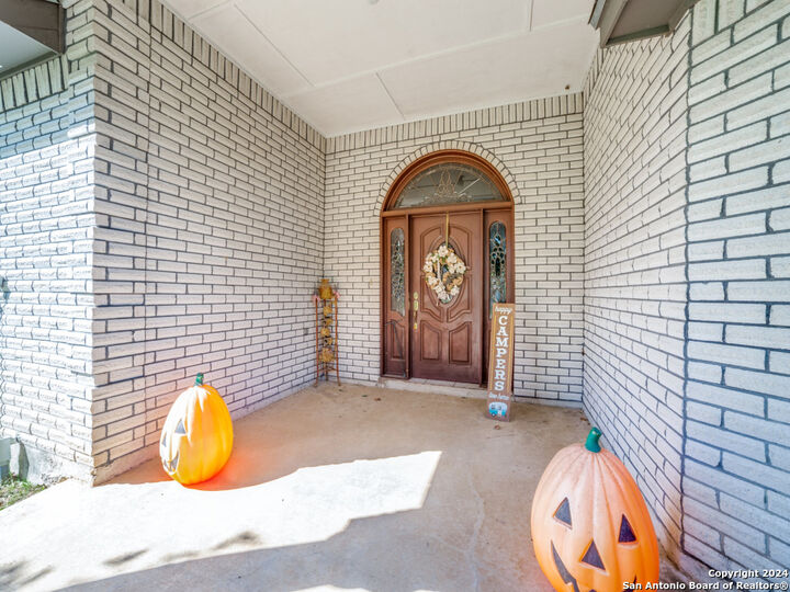 Property Photo: 403 Hackberry TX 78003