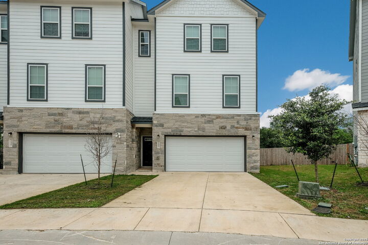 21402-21406 21402/21406 James Charles  San Antonio TX 78256 photo
