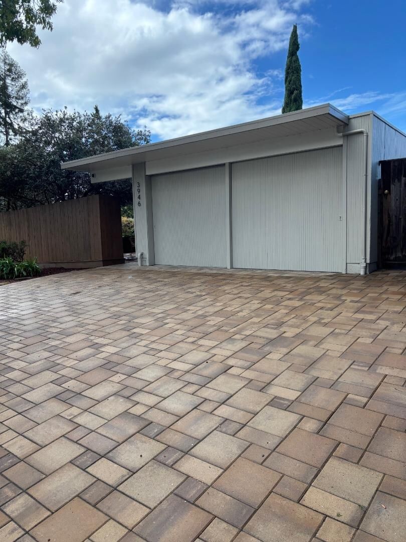Property Photo:  3946 Louis Road  CA 94303 