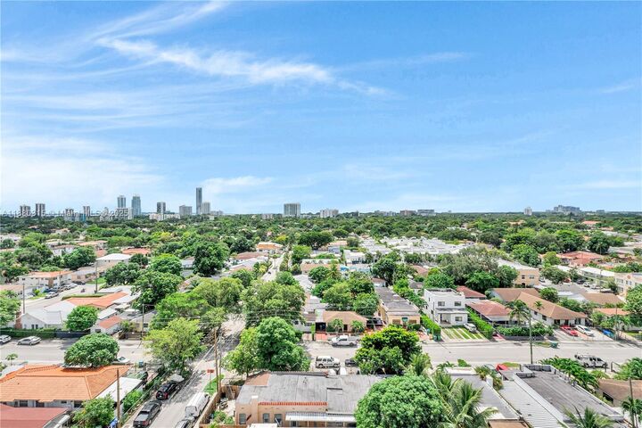 Property Photo:  900 SW 8th St 1110  FL 33130 