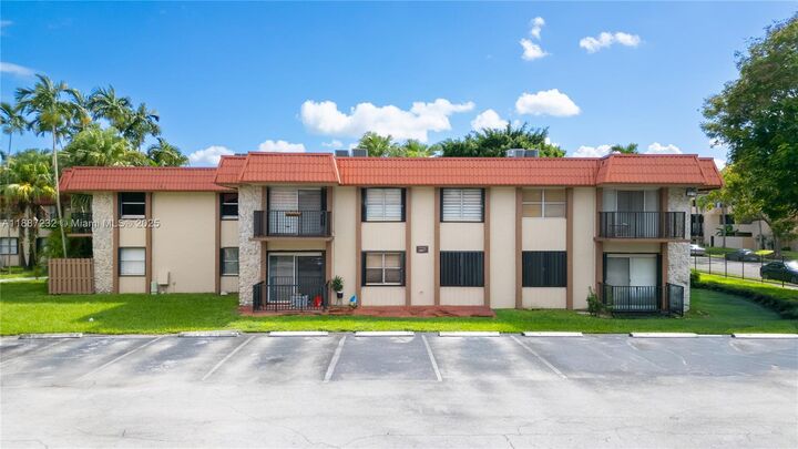 10477 SW 108th Ave 226  Miami FL 33176 photo