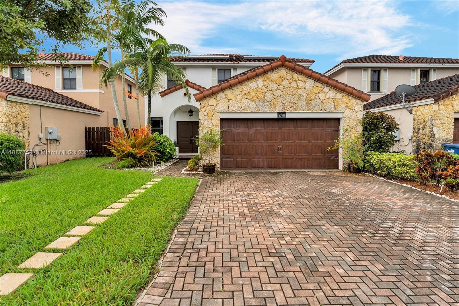 Property Photo:  9770 NW 10th St  FL 33172 