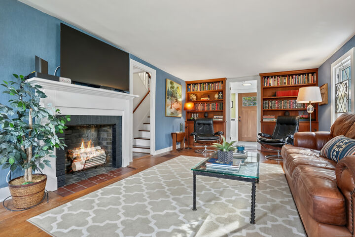 Property Photo:  6 Mansfield Street  CT 06801 