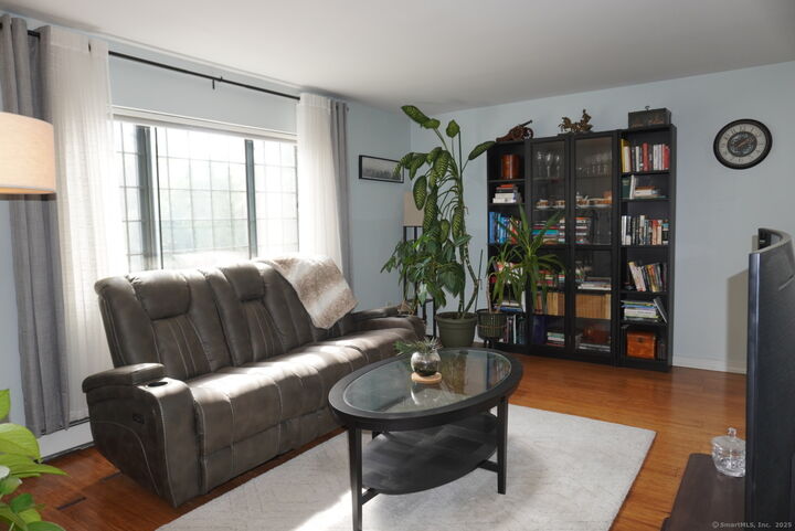 Property Photo:  450 Swanson Crescent 450  CT 06461 