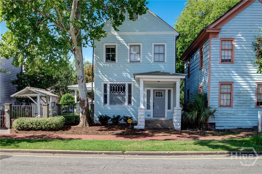 Property Photo:  307 W Henry Street A  GA 31401