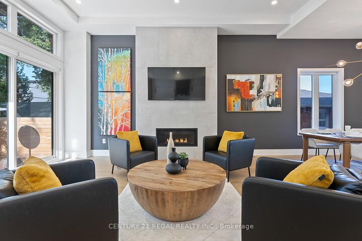 Photo de la propriété:  84 Bexhill Avenue  ON M1L 3C1 