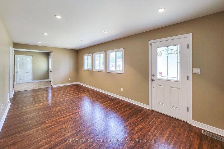 Property Photo: 3259 Poplar Avenue ON L0S 1S0